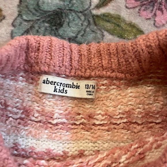Abercrombie kids pink sweater - Picture 2 of 3
